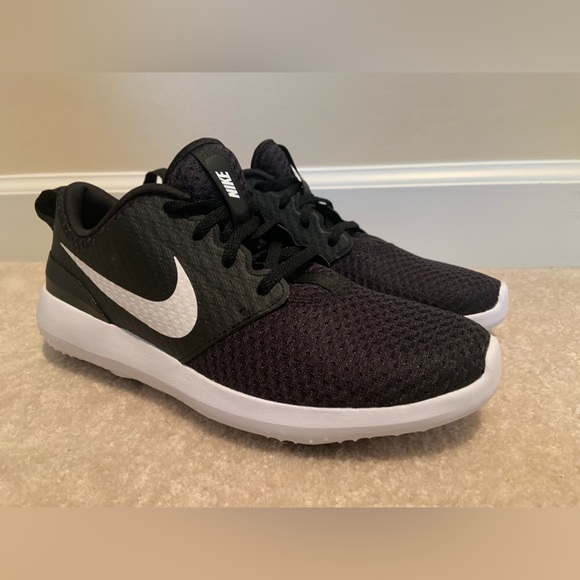 nike roshe junior black